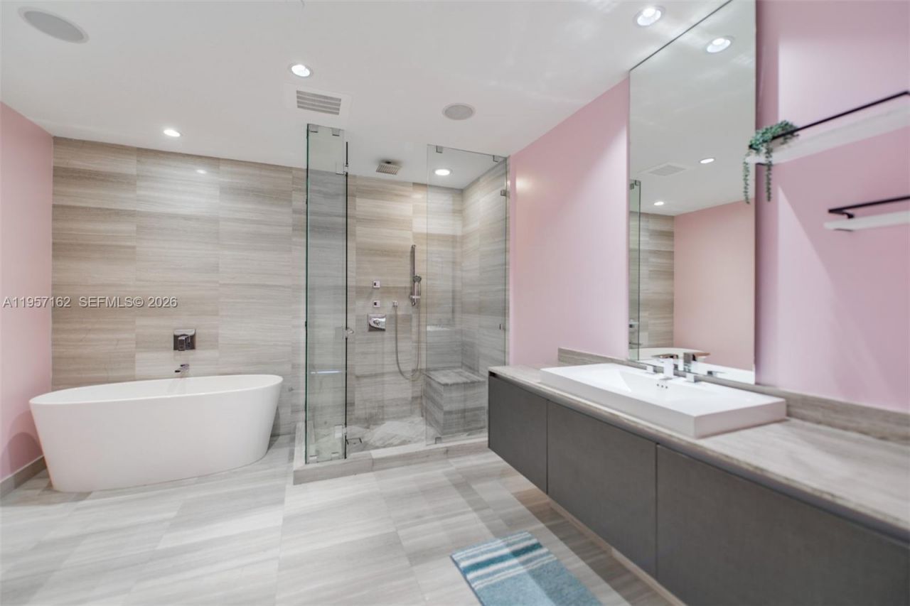 3250 NE 188th St, Unit 404, Aventura, FL 33180 Photo