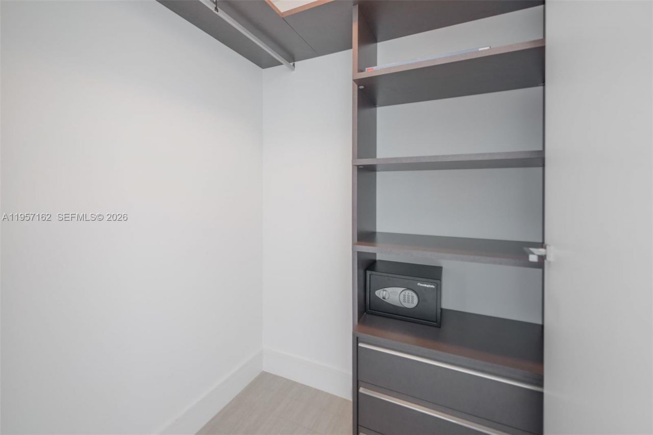 3250 NE 188th St, Unit 404, Aventura, FL 33180 Photo