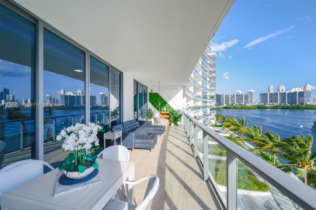 3250 NE 188th St, Unit 404, Aventura, FL 33180 Photo