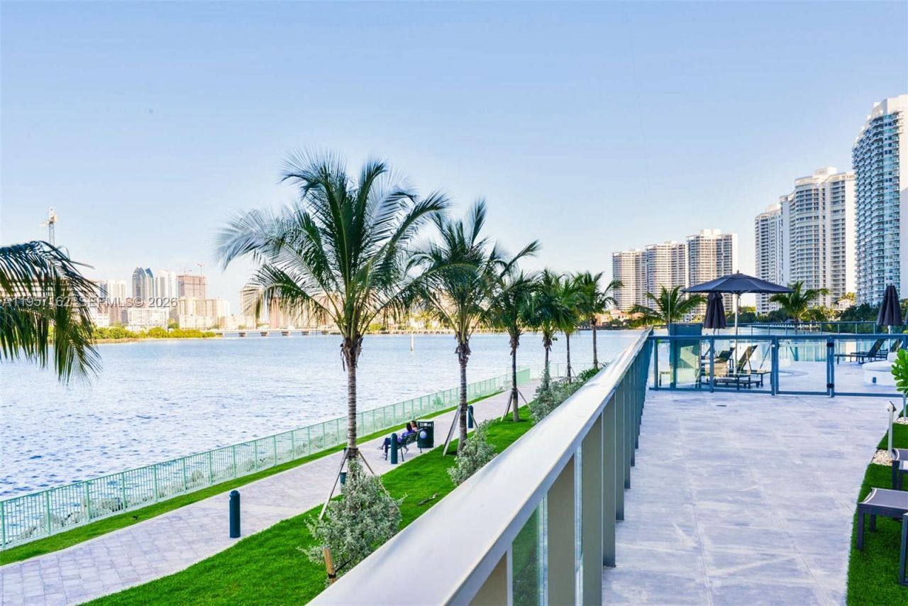 3250 NE 188th St, Unit 404, Aventura, FL 33180 Photo