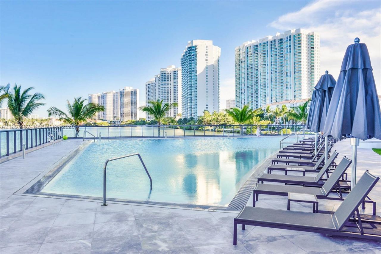 3250 NE 188th St, Unit 404, Aventura, FL 33180 Photo