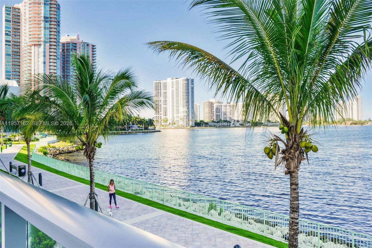 3250 NE 188th St, Unit 404, Aventura, FL 33180 Photo