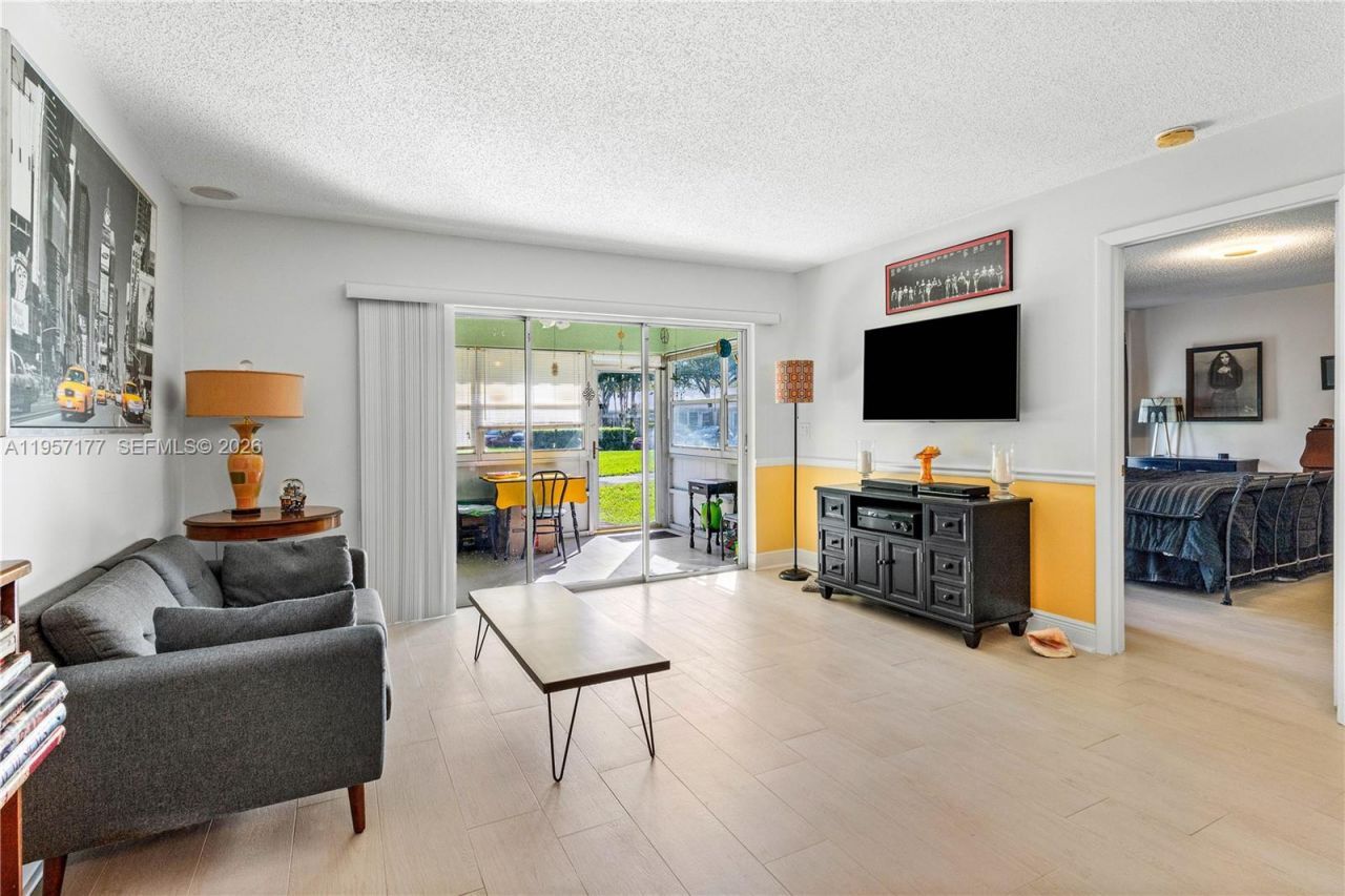 528 Franconia Cir, Unit ., Lake Worth, FL 33467 Photo
