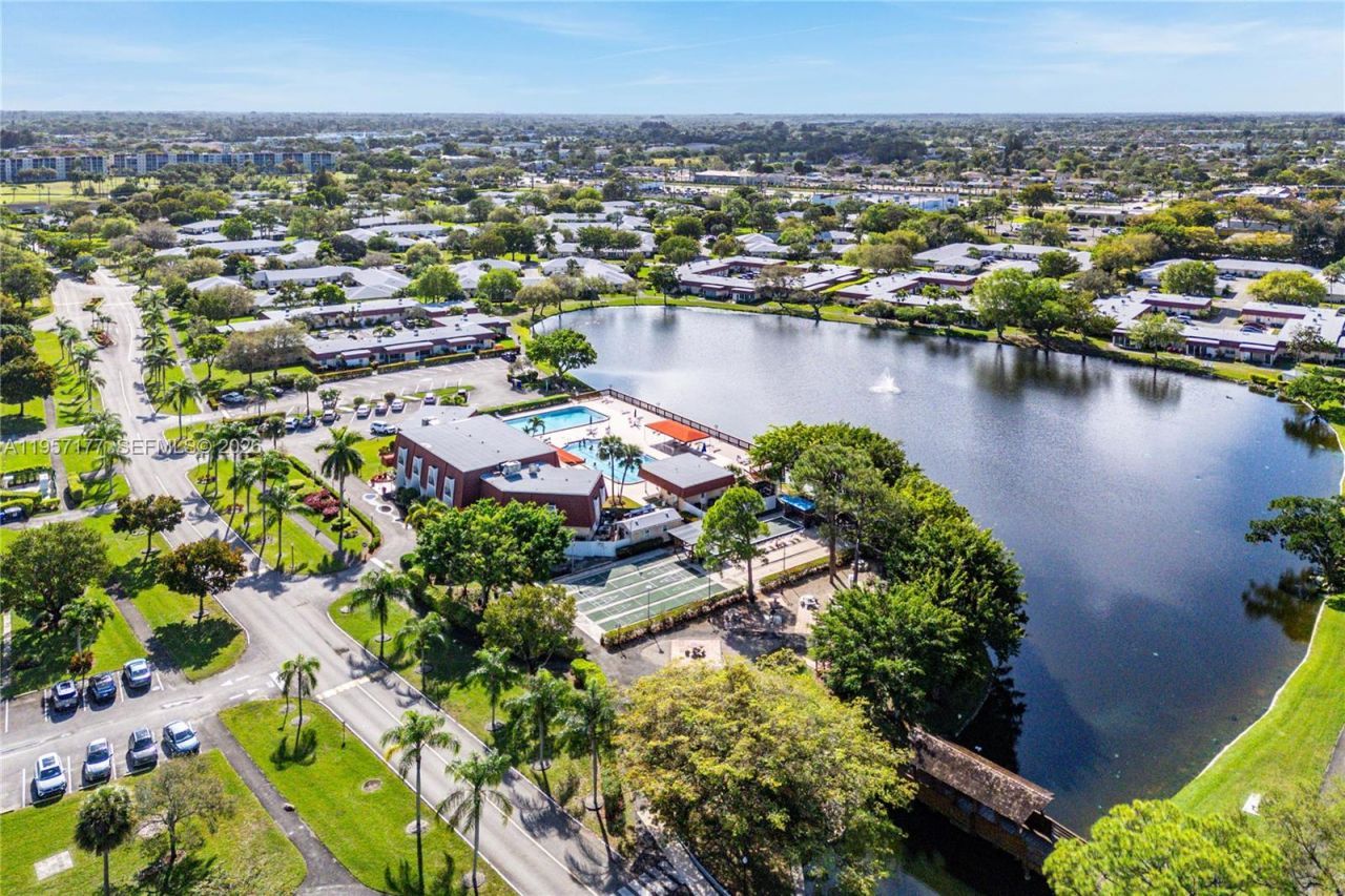 528 Franconia Cir, Unit ., Lake Worth, FL 33467 Photo