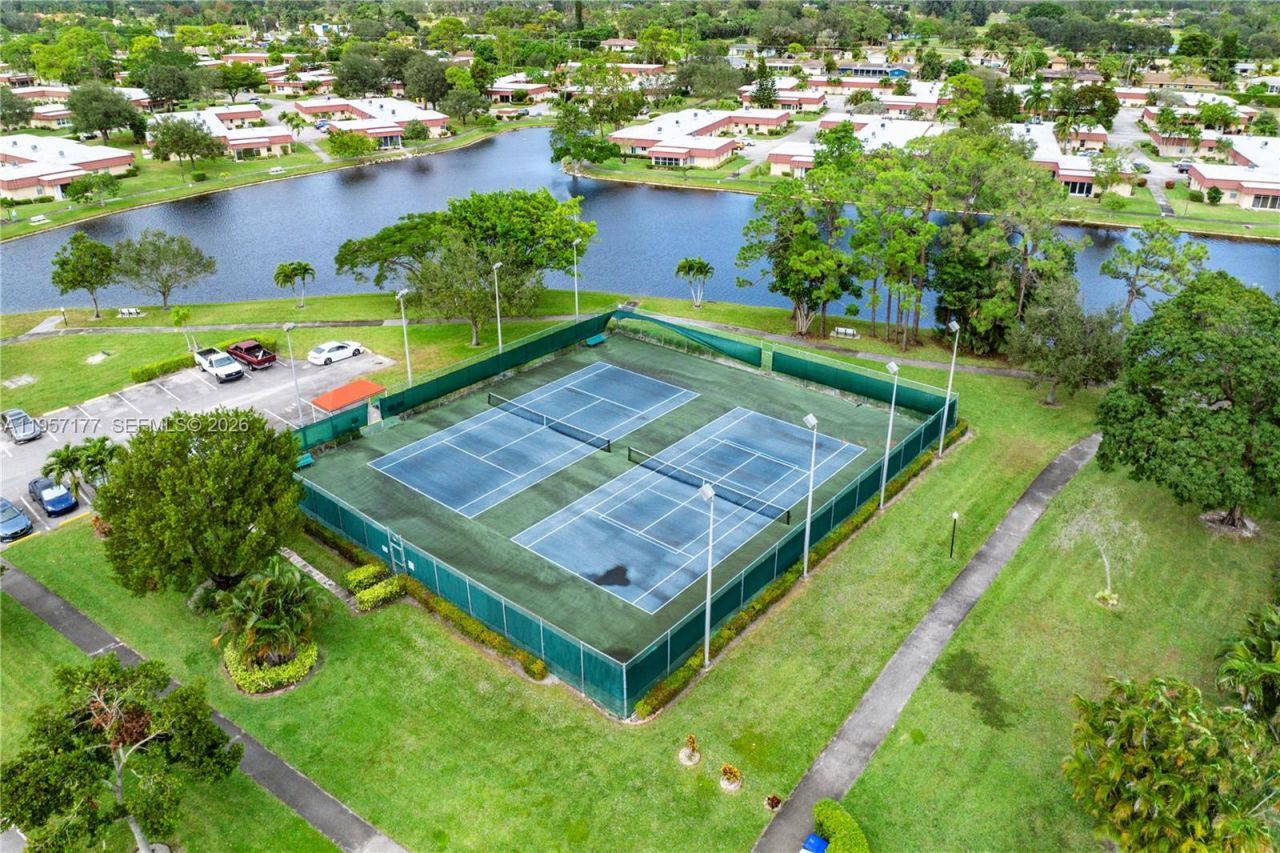 528 Franconia Cir, Unit ., Lake Worth, FL 33467 Photo