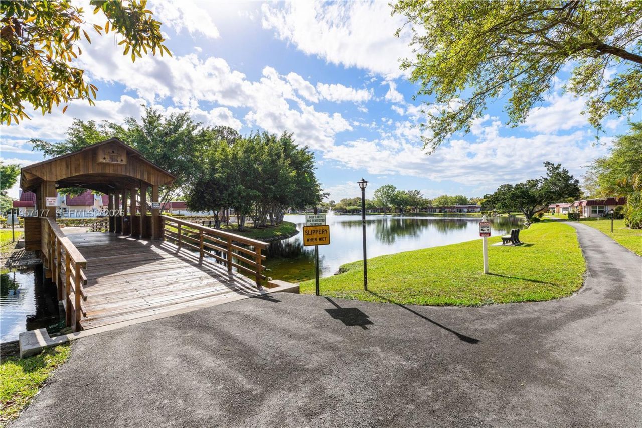 528 Franconia Cir, Unit ., Lake Worth, FL 33467 Photo
