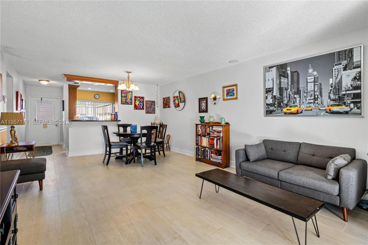 528 Franconia Cir, Unit ., Lake Worth, FL 33467 Photo