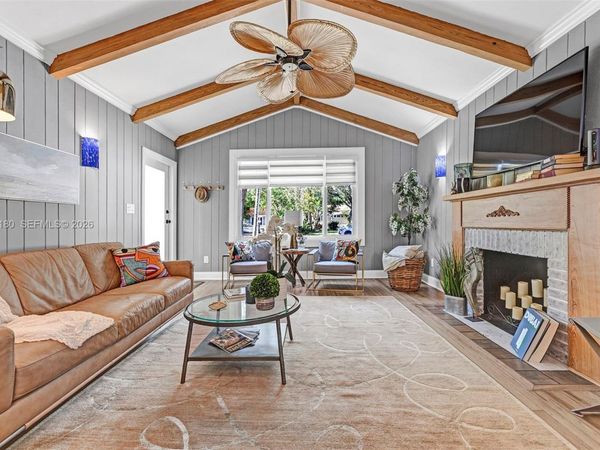 801 SE 7th St , Fort Lauderdale, FL 33301