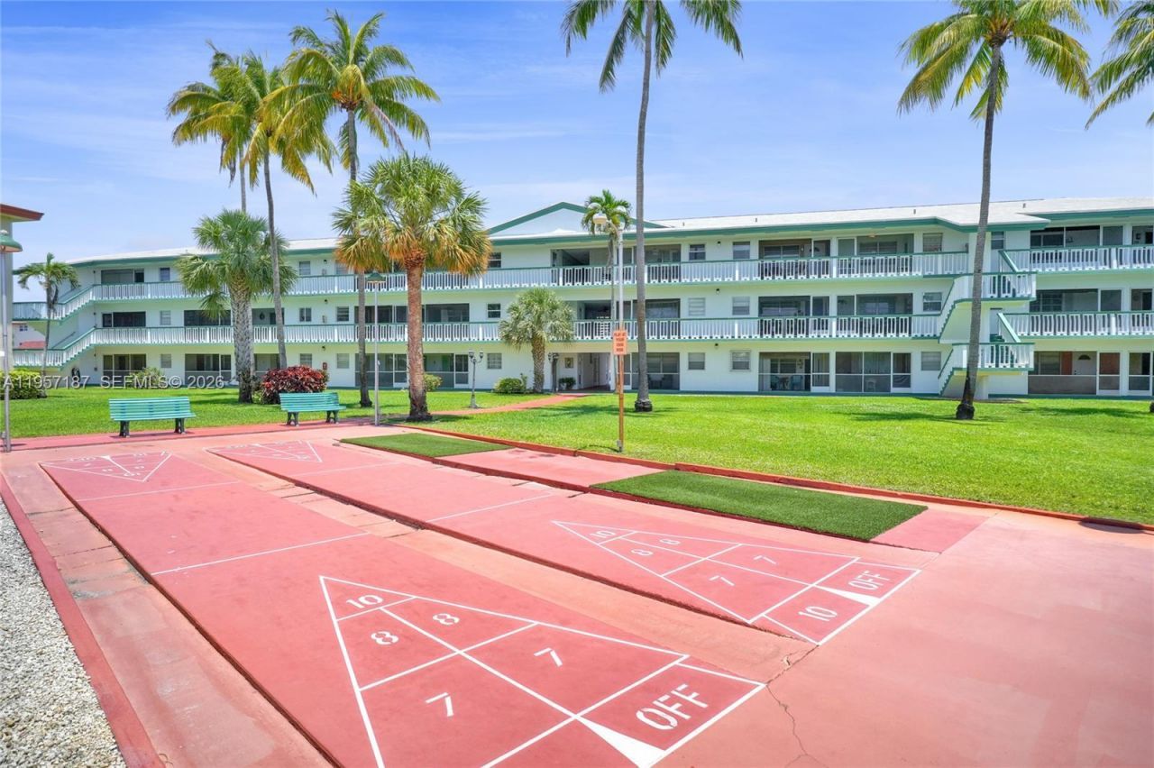 5300 Washington St, Unit I205, Hollywood, FL 33021 Photo