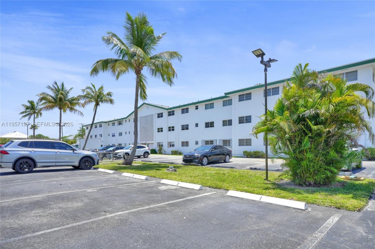 5300 Washington St, Unit I205, Hollywood, FL 33021 Photo