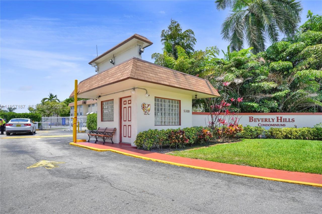 5300 Washington St, Unit I205, Hollywood, FL 33021 Photo