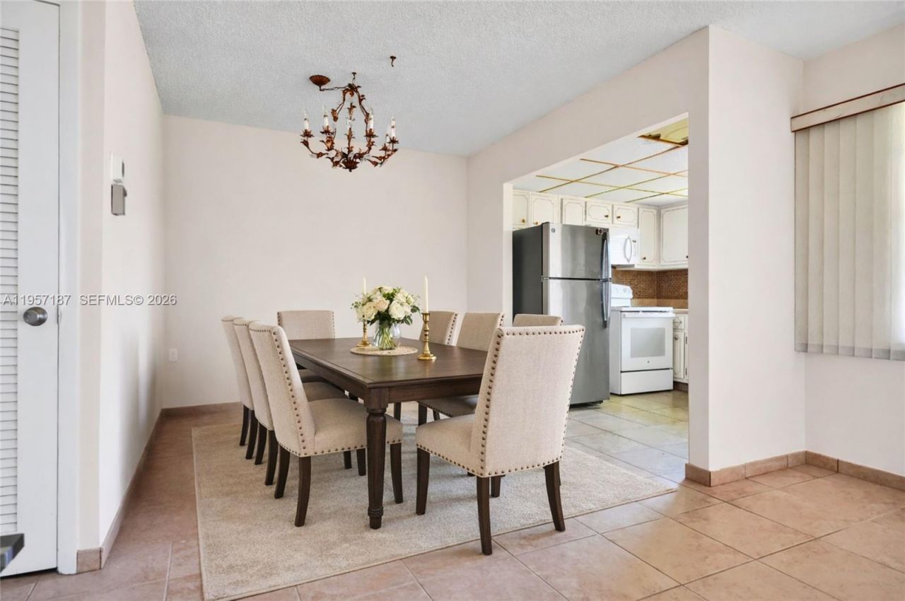 5300 Washington St, Unit I205, Hollywood, FL 33021 Photo