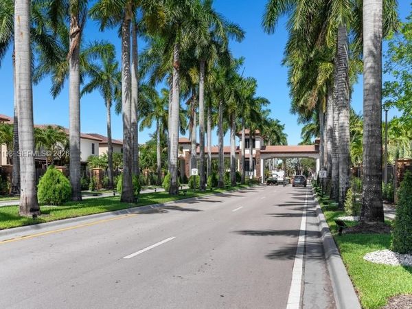 10023 NW 89th Ter, Doral, FL 33178