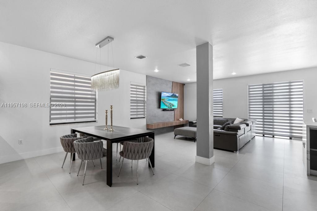 10023 NW 89th Ter, Doral, FL 33178 Photo