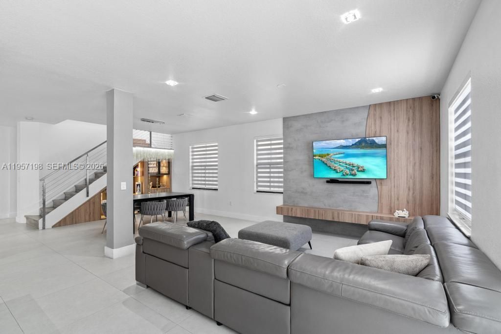 10023 NW 89th Ter, Doral, FL 33178 Photo