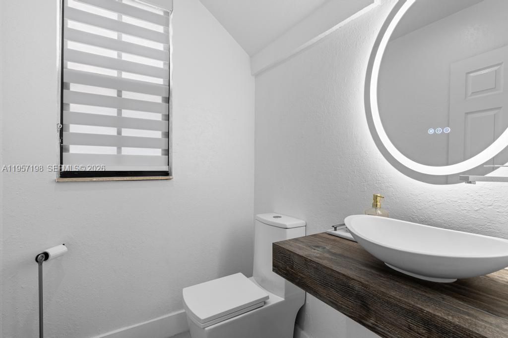 10023 NW 89th Ter, Doral, FL 33178 Photo