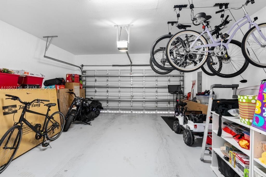 10023 NW 89th Ter, Doral, FL 33178 Photo