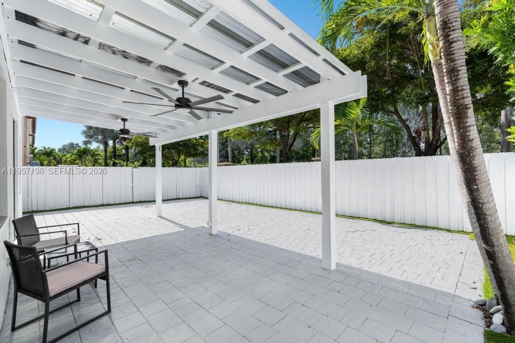 10023 NW 89th Ter, Doral, FL 33178 Photo