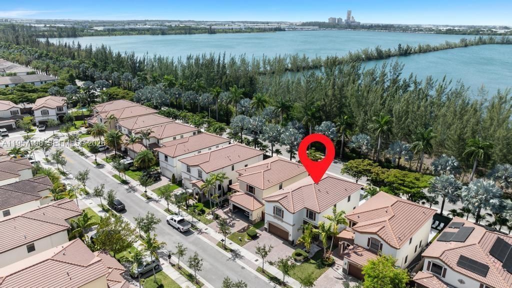 10023 NW 89th Ter, Doral, FL 33178 Photo