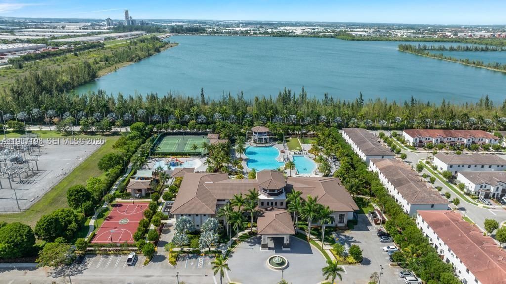 10023 NW 89th Ter, Doral, FL 33178 Photo