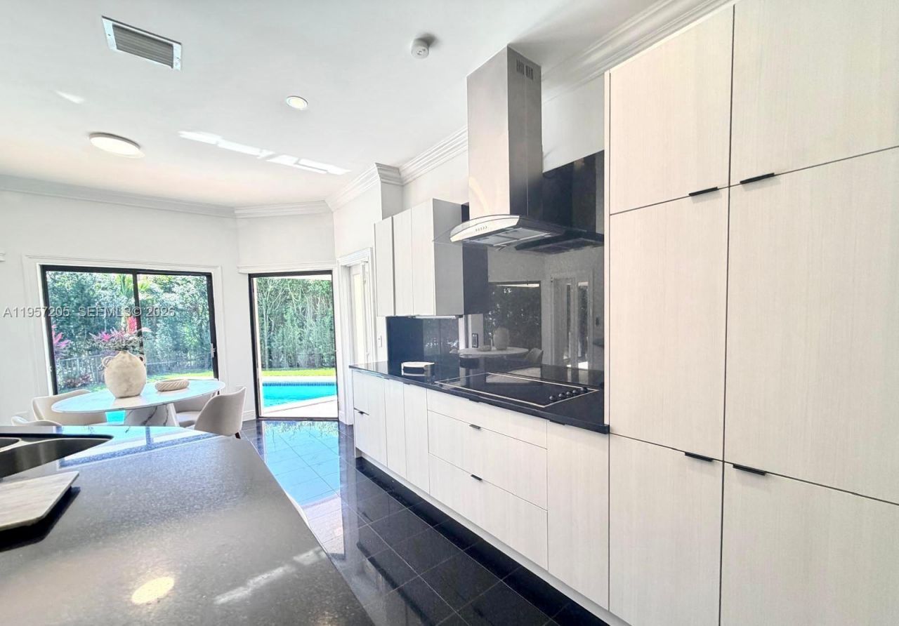 301 Isla Dorada Blvd, Coral Gables, FL 33143 Photo