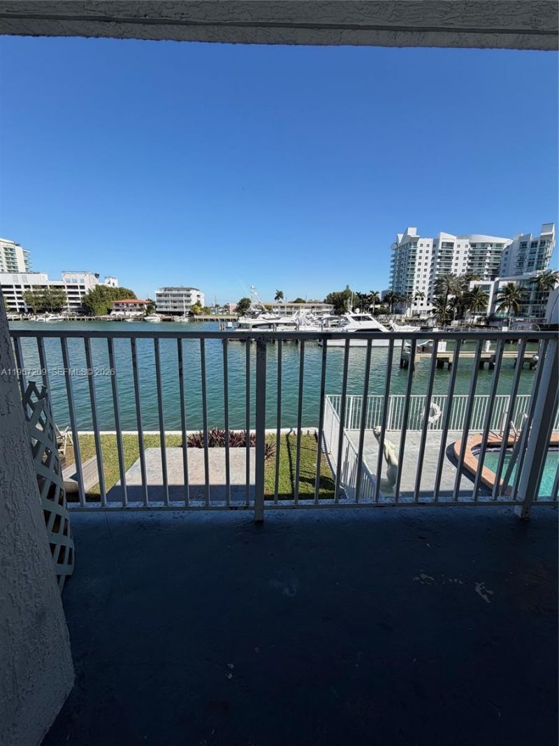 7917 West Dr, Unit 19, North Bay Village, FL 33141 Photo