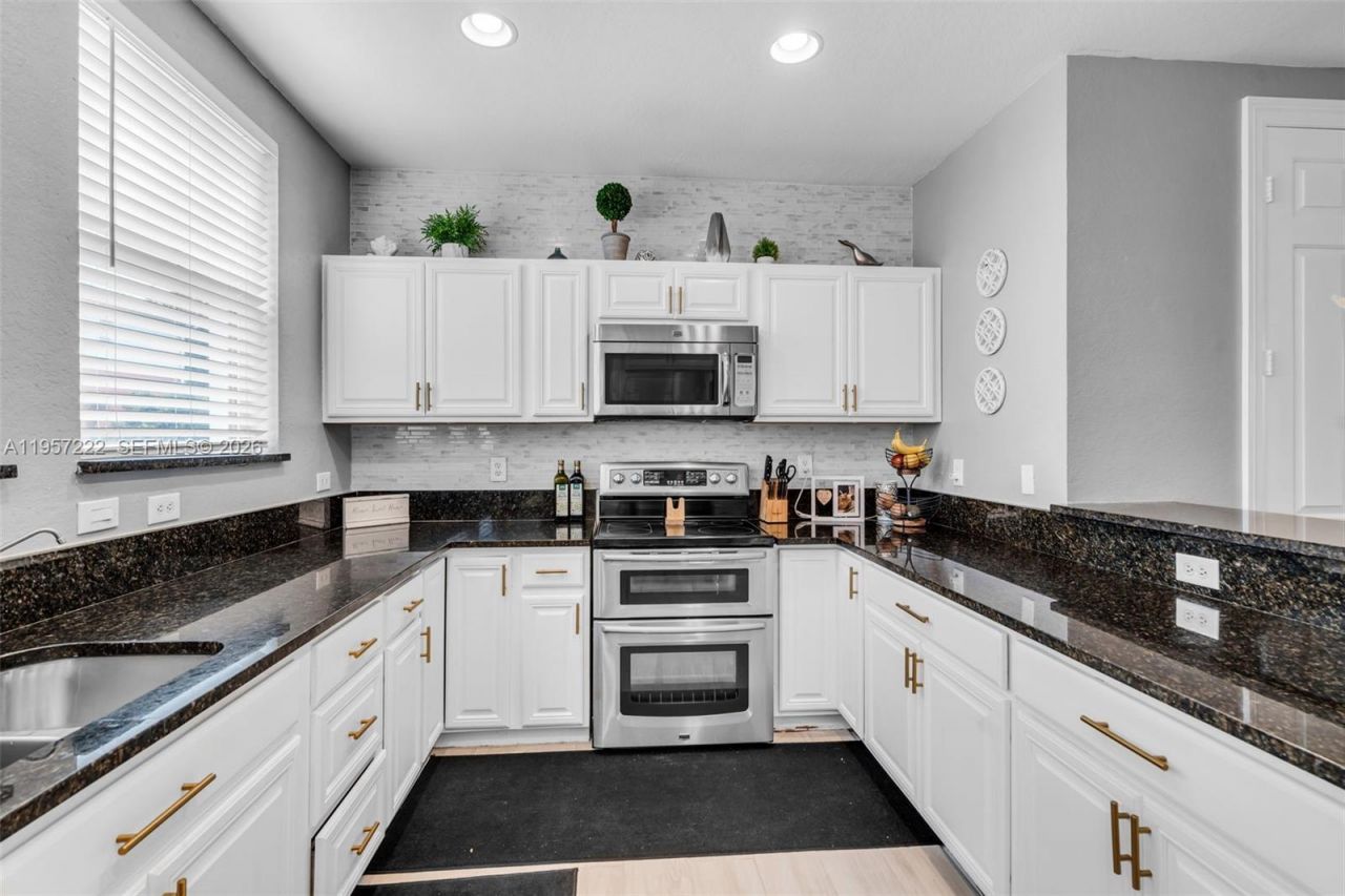 447 Corte Madera Ln , Unit 3, West Palm Beach, FL 33401 Photo