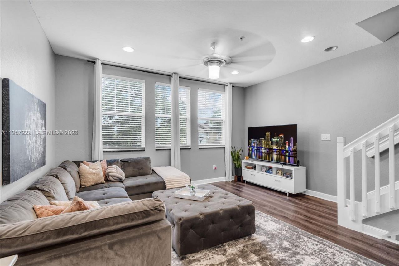 447 Corte Madera Ln , Unit 3, West Palm Beach, FL 33401 Photo