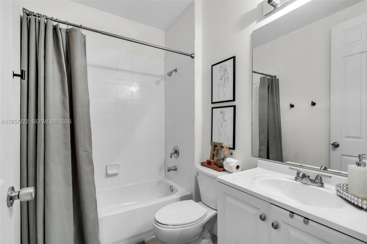 447 Corte Madera Ln , Unit 3, West Palm Beach, FL 33401 Photo