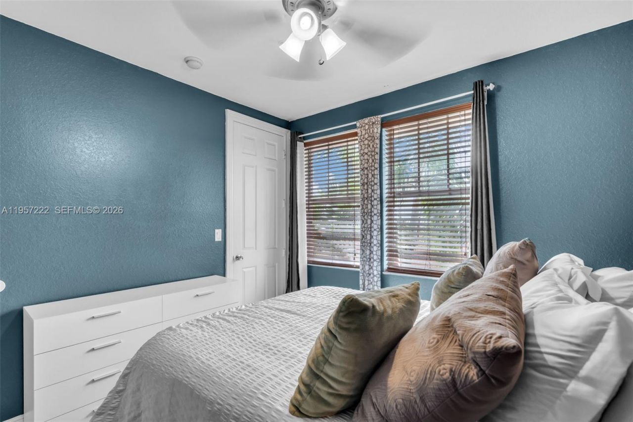 447 Corte Madera Ln , Unit 3, West Palm Beach, FL 33401 Photo