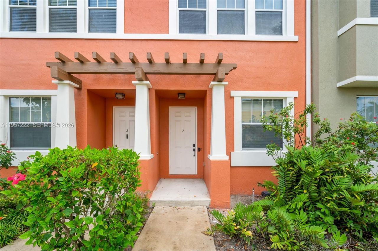 447 Corte Madera Ln , Unit 3, West Palm Beach, FL 33401 Photo