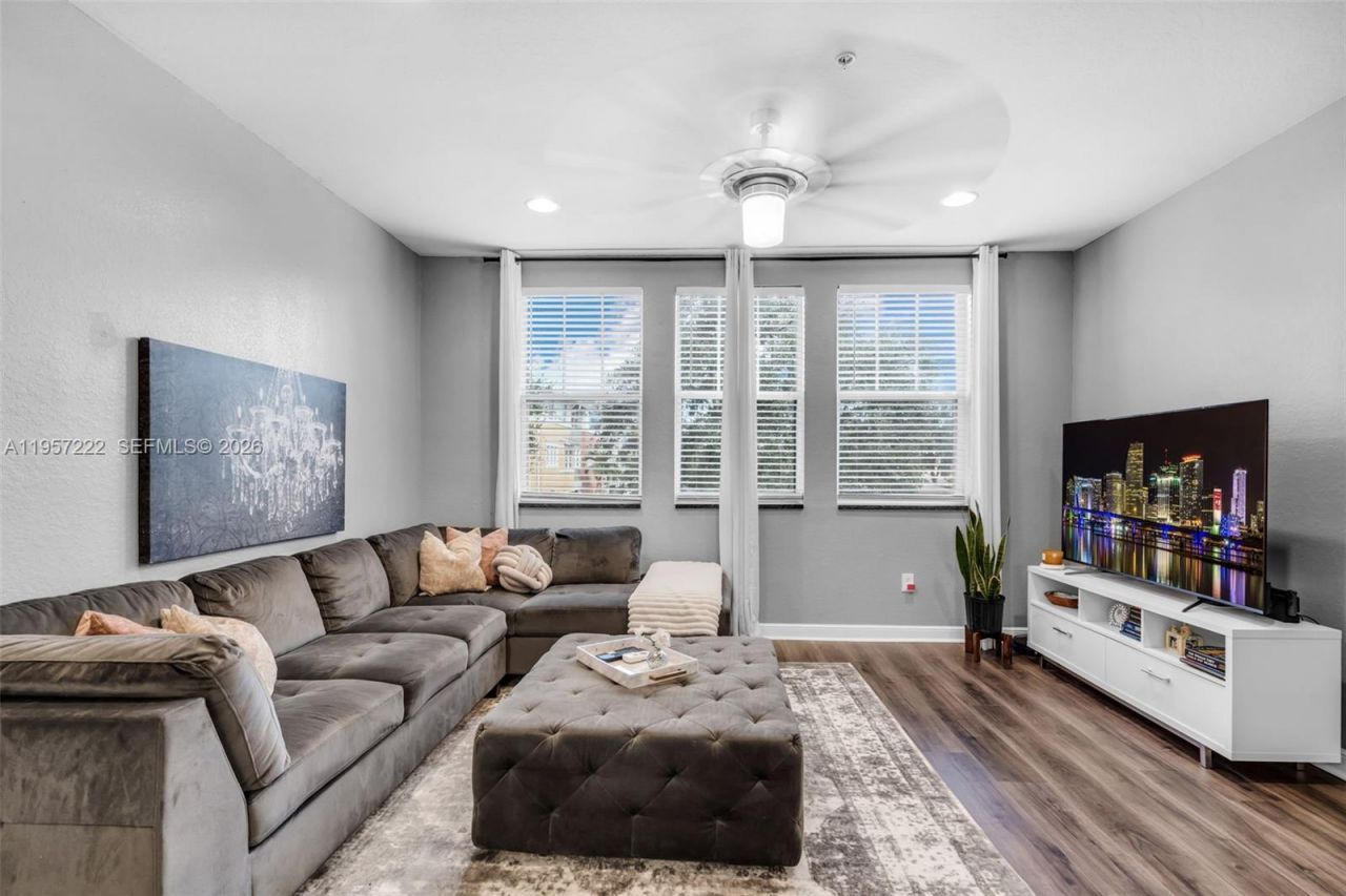 447 Corte Madera Ln , Unit 3, West Palm Beach, FL 33401 Photo