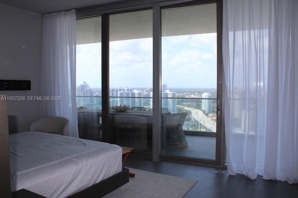 18975 Collins Ave , Unit 2905, Sunny Isles Beach, FL 33160 Photo