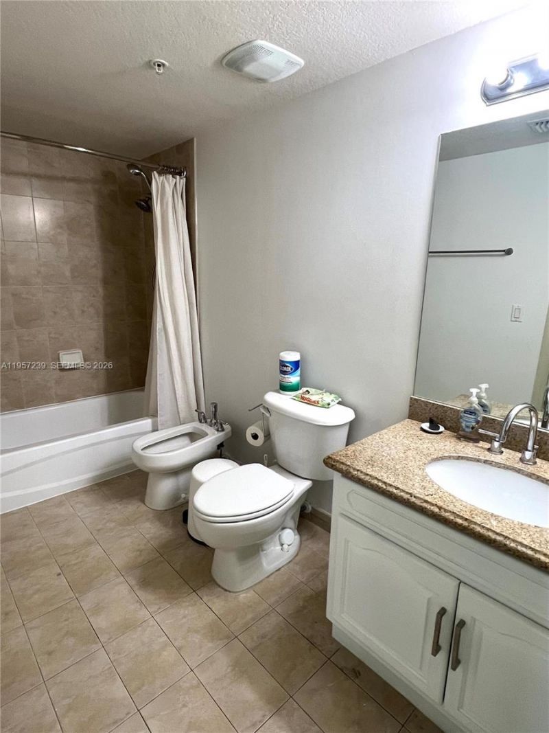 4242 NW 2nd St, Unit 1105, Miami, FL 33126 Photo