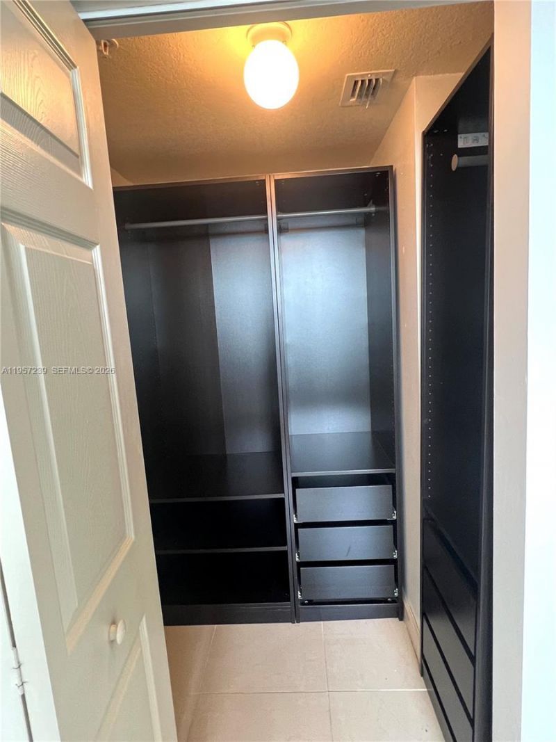 4242 NW 2nd St, Unit 1105, Miami, FL 33126 Photo