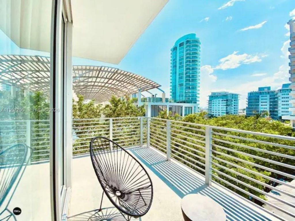 6080 Collins Avenue , Unit PH09, Miami Beach, FL 33140 Photo