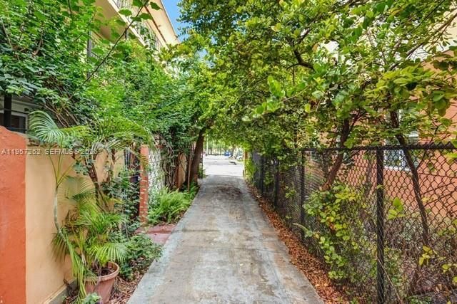 542 NW 8th St, Unit 13, Miami, FL 33136 Photo