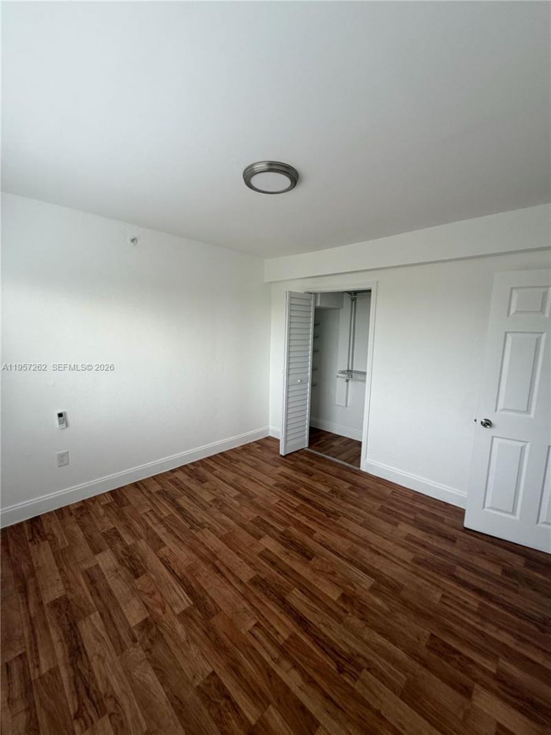 542 NW 8th St, Unit 13, Miami, FL 33136 Photo