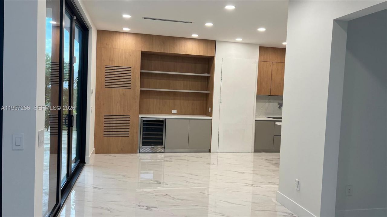 1700 NE 18th St, Fort Lauderdale, FL 33305 Photo