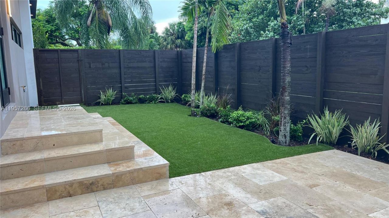 1700 NE 18th St, Fort Lauderdale, FL 33305 Photo