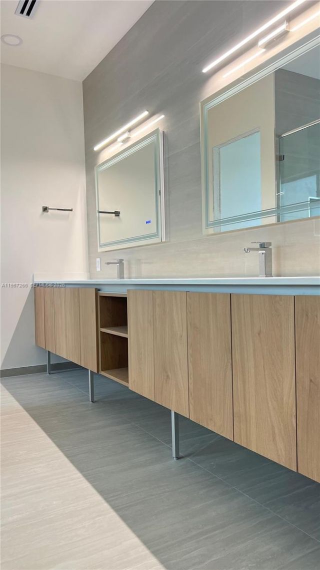 1700 NE 18th St, Fort Lauderdale, FL 33305 Photo