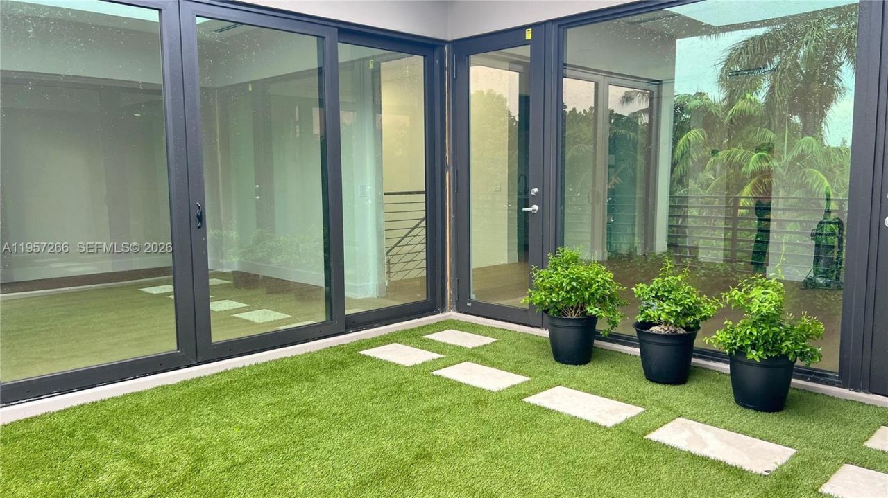 1700 NE 18th St, Fort Lauderdale, FL 33305 Photo