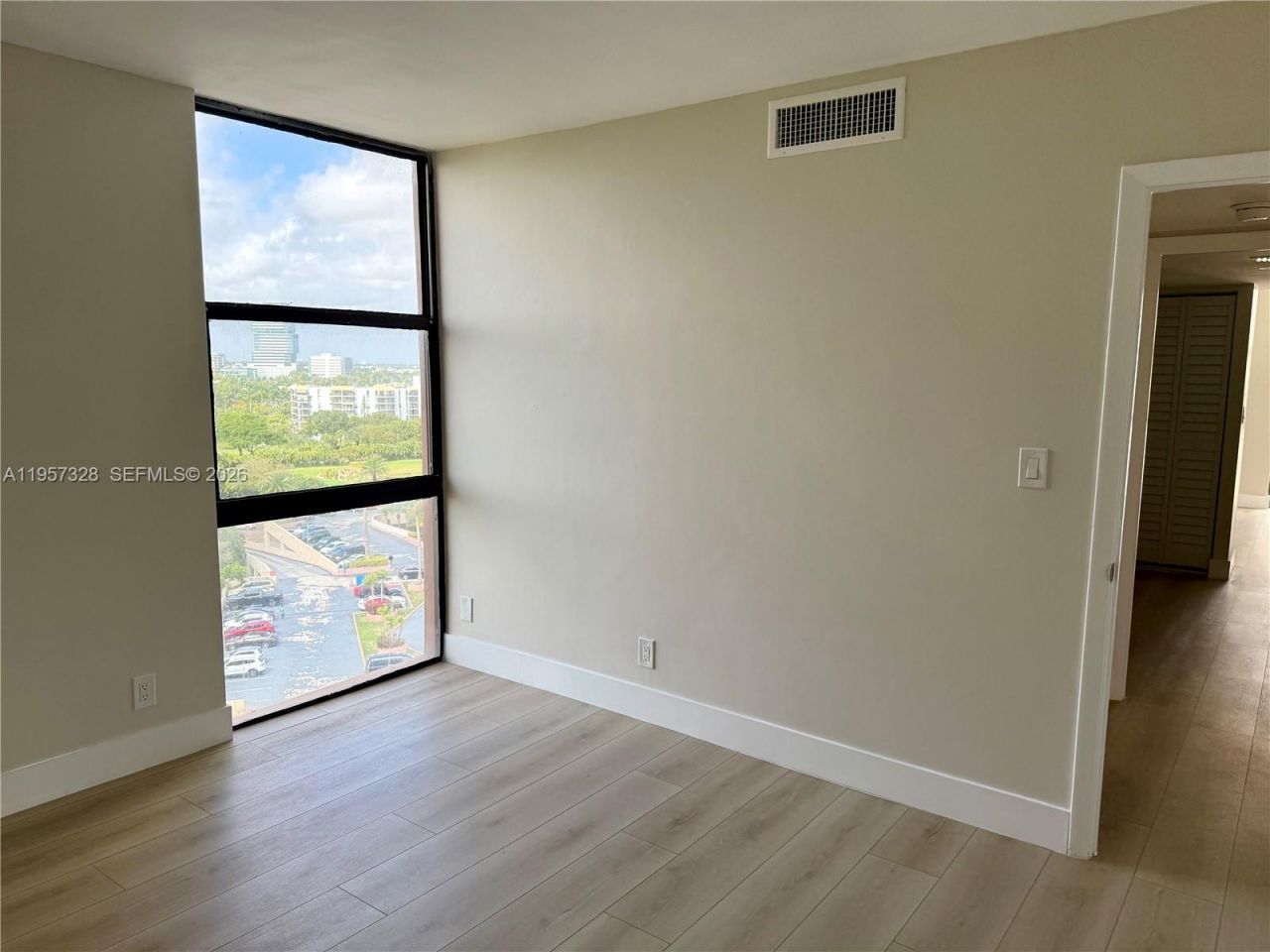 20335 W Country Club Dr , Unit 1203, Aventura, FL 33180 Photo