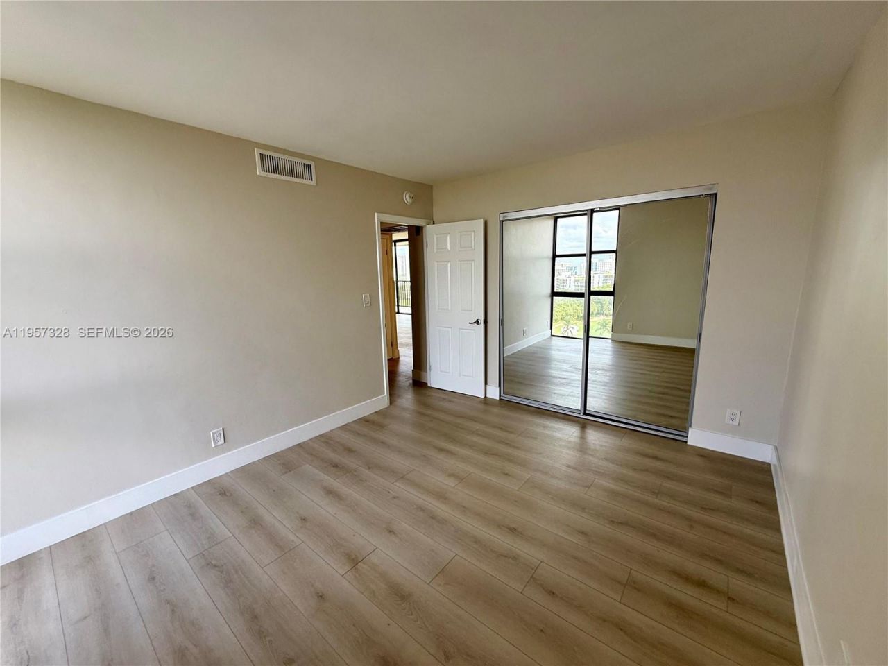 20335 W Country Club Dr , Unit 1203, Aventura, FL 33180 Photo