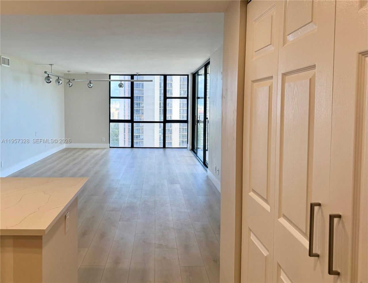 20335 W Country Club Dr , Unit 1203, Aventura, FL 33180 Photo