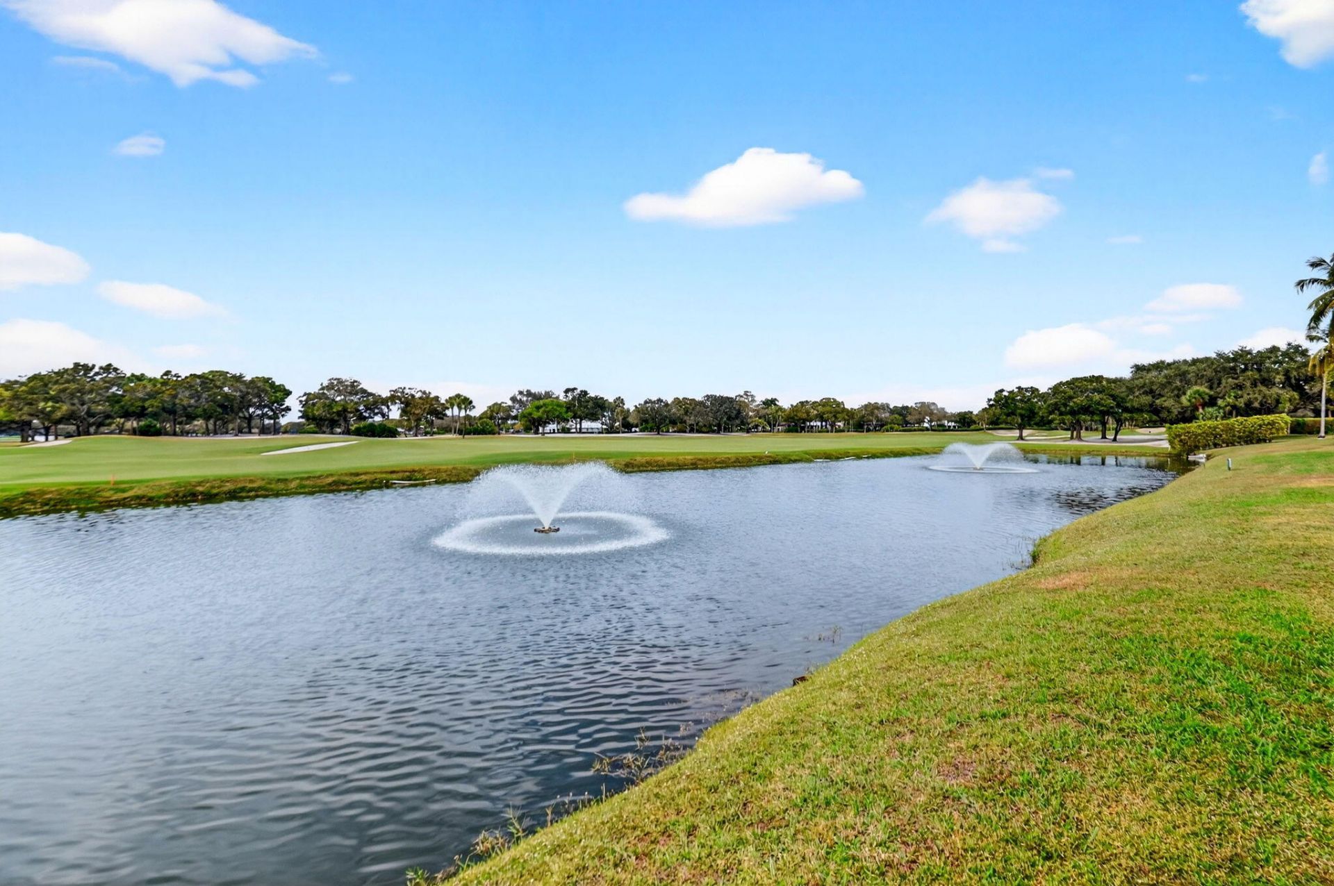 2421 Village Boulevard, Unit 106, West Palm Beach, FL 33409 Photo