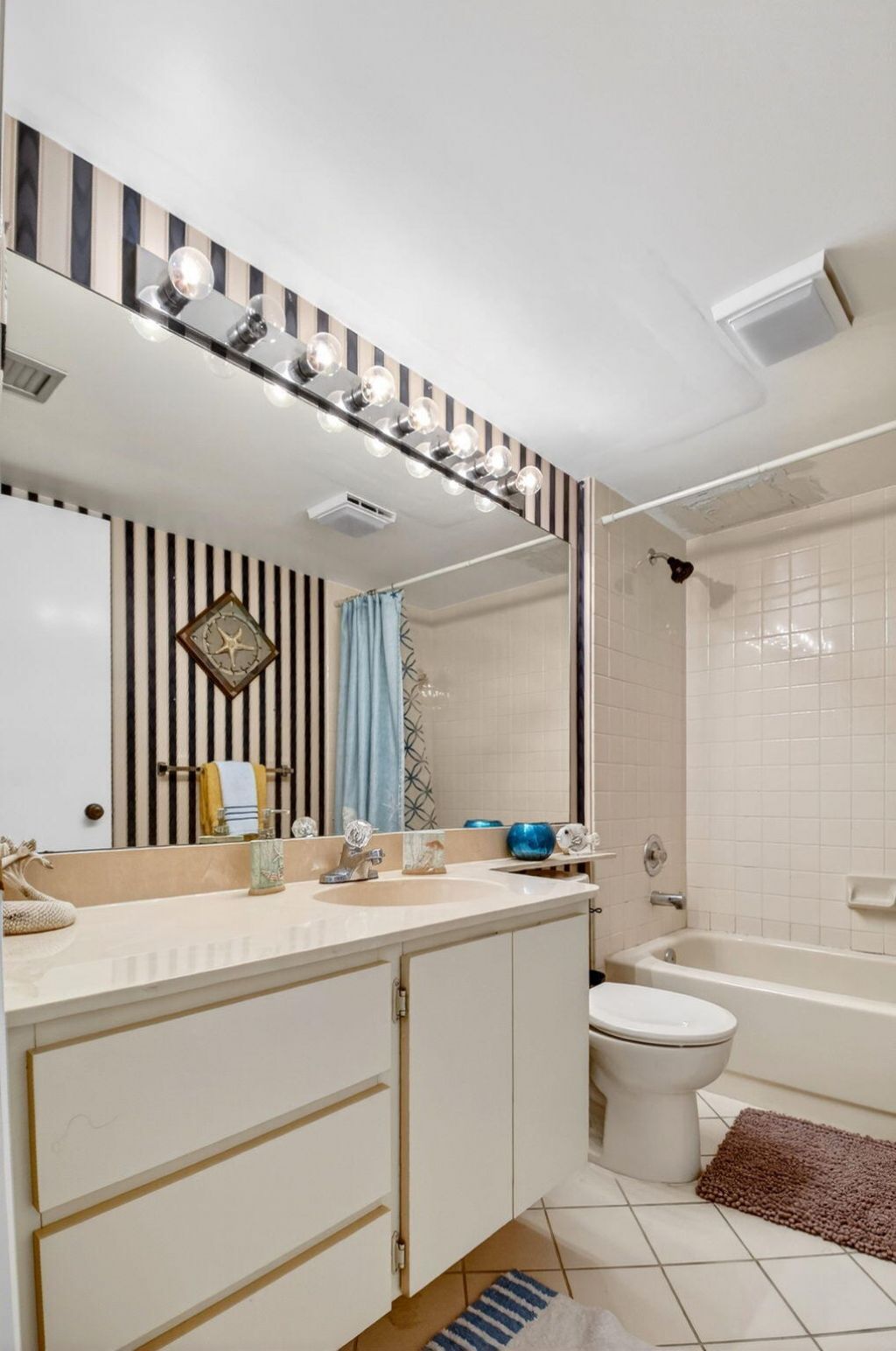 2421 Village Boulevard, Unit 106, West Palm Beach, FL 33409 Photo