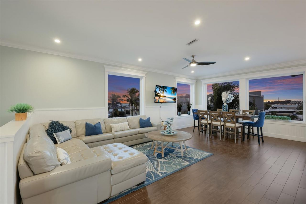 206 Church Avenue, Bradenton Beach, FL 34217 Photo