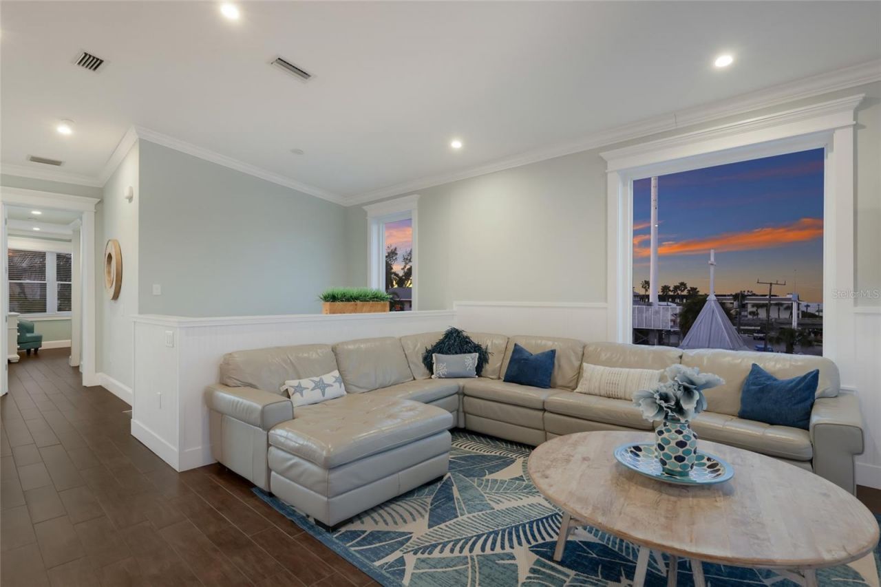 206 Church Avenue, Bradenton Beach, FL 34217 Photo