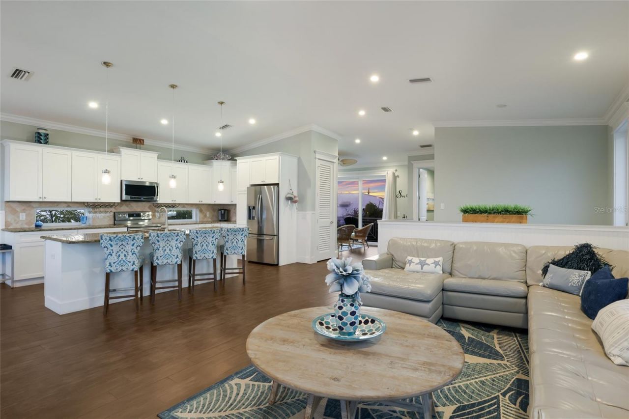 206 Church Avenue, Bradenton Beach, FL 34217 Photo